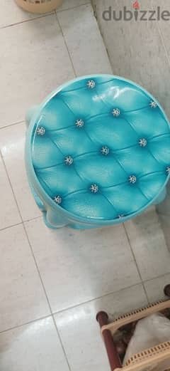 plastic stool 0