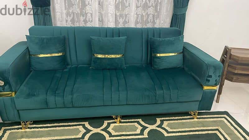 seating room sofa available no problem no damage if you want text me i 2