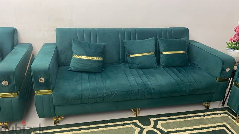 seating room sofa available no problem no damage if you want text me i 3