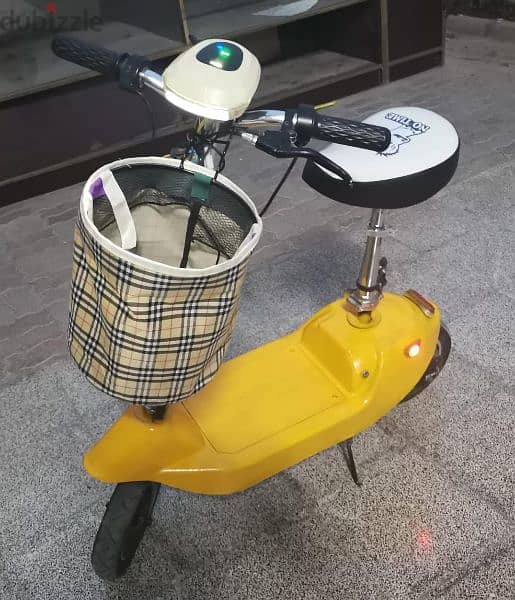 electric scooter with keys 3