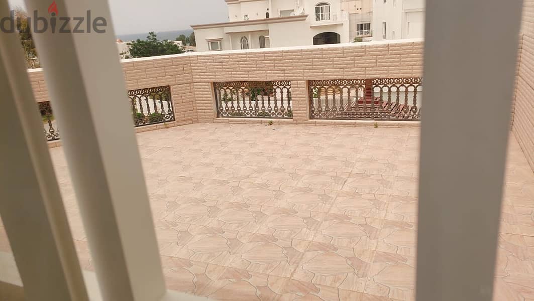 Elegant & Spacious 4BHK vllla, Maid's Room, with huge Front Yard 7