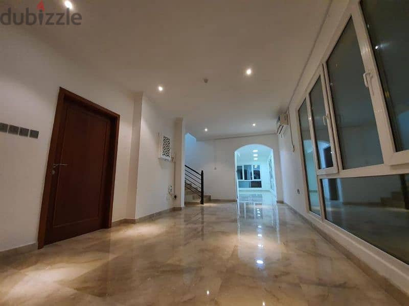 Luxury villa in a prime location in Madinat Sultan Qaboos 3