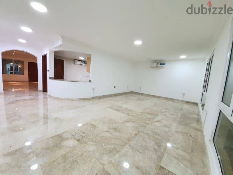 Luxury villa in a prime location in Madinat Sultan Qaboos 5