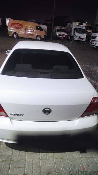 Nissan Sunny 2012 1