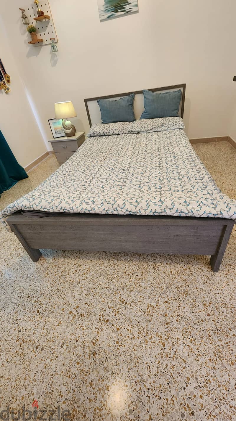 Bed for sale in excellent condition 1