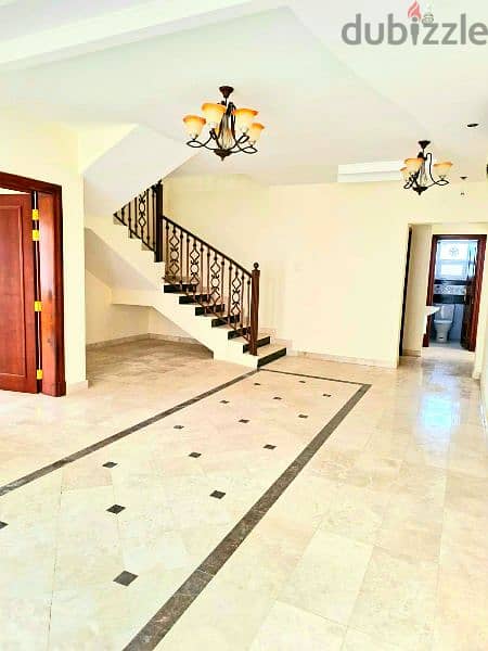 5+1 villa for rent in Shatti Al Qurum 2