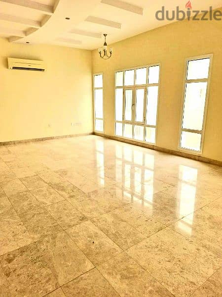 5+1 villa for rent in Shatti Al Qurum 4