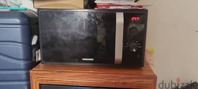30 kg space samsung microwave in excellent condition