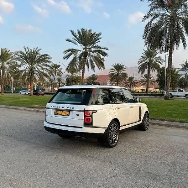 Range Rover Vogue V6 Supercharged, Gulf specification, clean, 2018 3