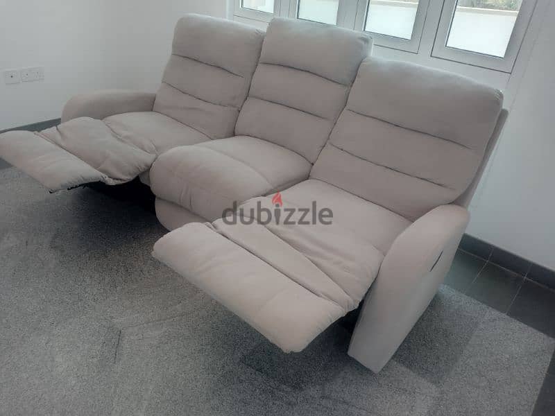 3 seater recliner available for sale 4