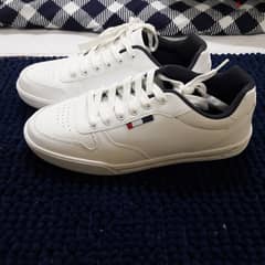Low Ankle Sneakers with Lace-Up Closure New Shoes Size 41