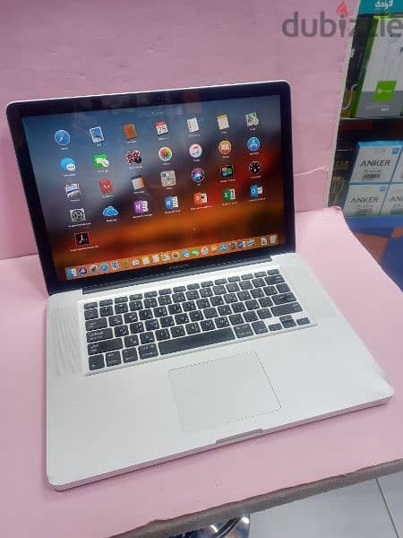 MacBook pro-Core i7-4gb ram-500gb SSD-15.6" 1