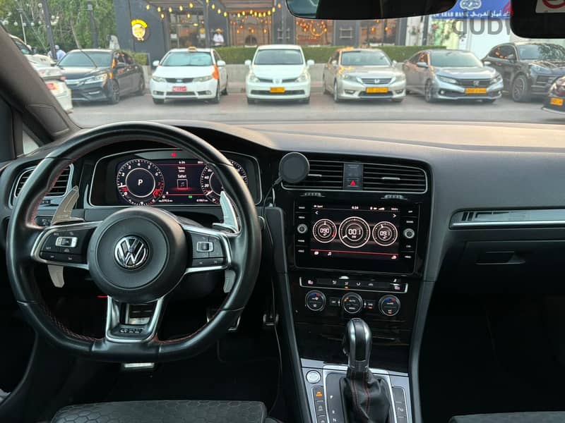 Golf GTI MK7.5 2018 - Oman VW Dealership - Low Mileage 4
