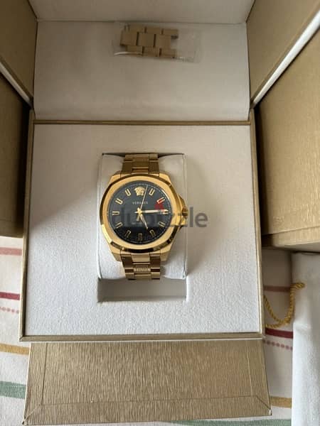 Versace Men’s Gold Watch - Automatic 0