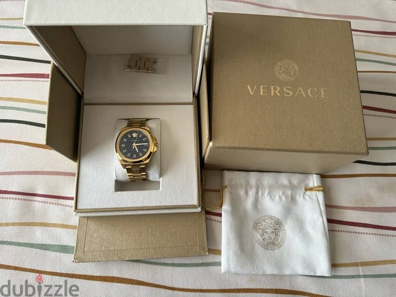 Versace Men’s Gold Watch - Automatic 1