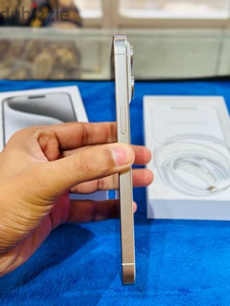 iPhone 15 pro max 256GB - 1 month used only - white titanium 4