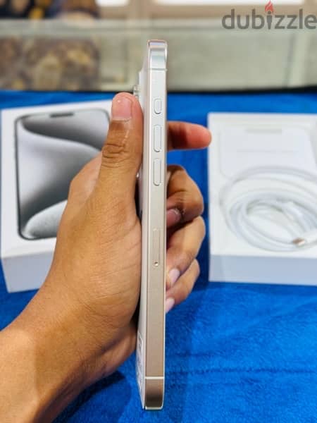 iPhone 15 pro max 256GB - 1 month used only - white titanium 6