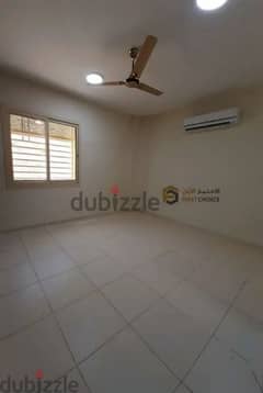 Bed Space Available in Mawaleh Sooq