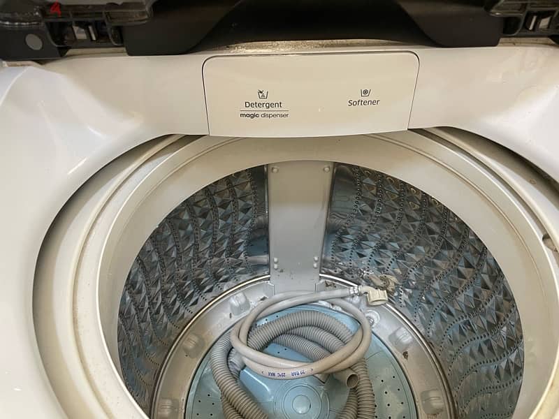 Samsung washing machine in good condition (11 kg capacity) 4