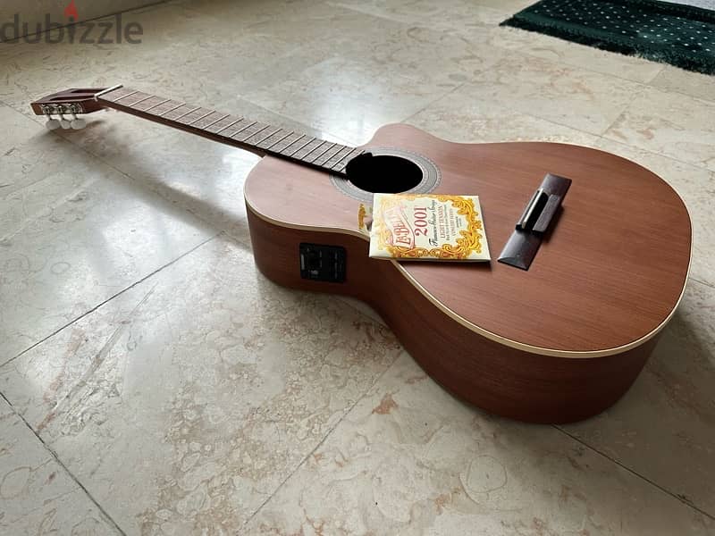Alhambra Acoustic Classic Guitar - Excellent Condition 6