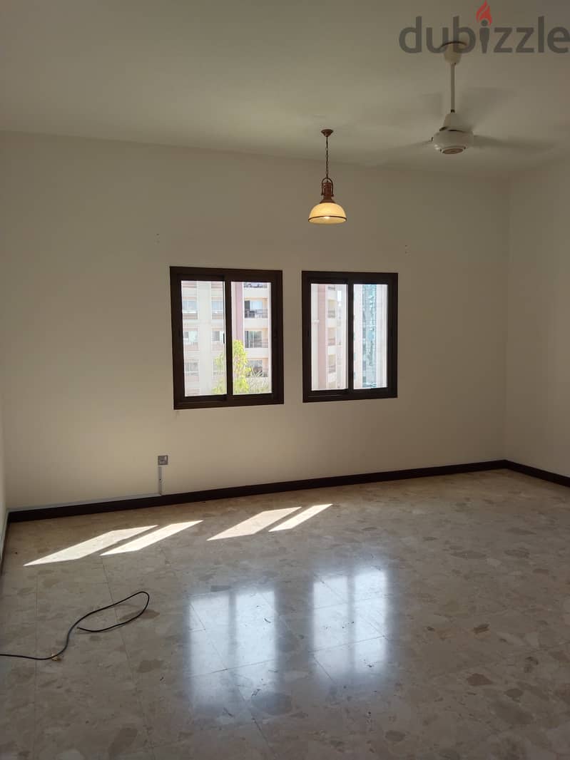 6AK7-Modern style 3 Bhk villa for rent in Qurom Ras Al-Hamra close to 5