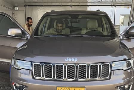 Jeep Grand Cherokee Limited Plus (Sport package) (GCC Specs)