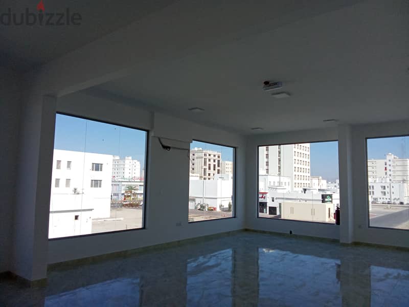 brand new Showroom &offices in Amerat souq 3