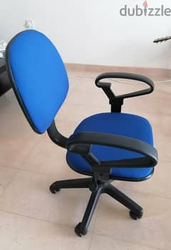 office furniture (chairs, paper bin )