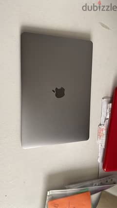 Apple MacBook Air ( 8gb Ram/512 gb SSD/M1 chip)