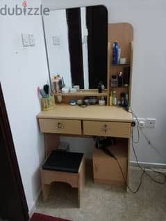 dressing table good condition urgent sell