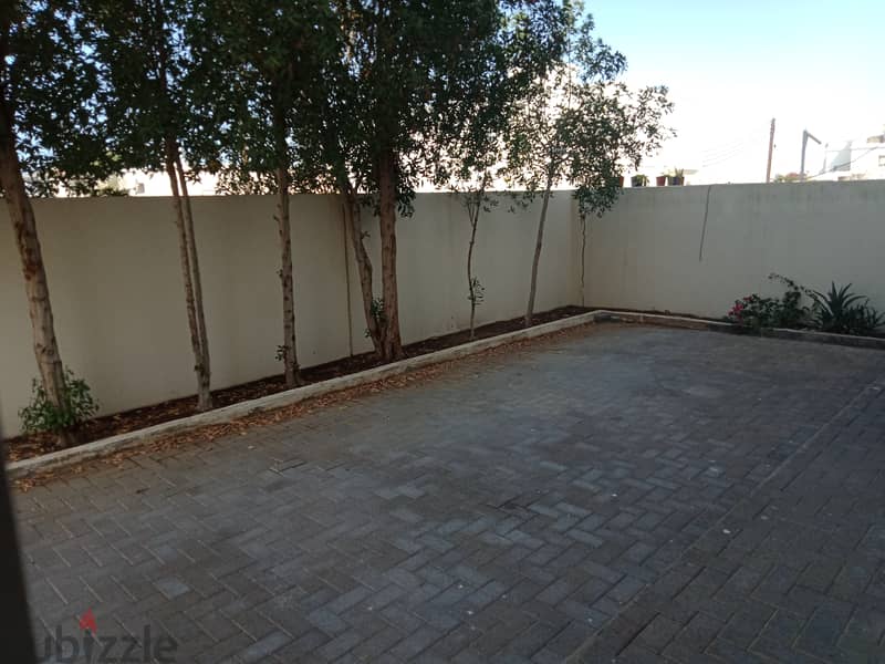 Twin Villa In Albarakat توين فيلا بشـــارع البركــات 5