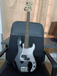 Electric Bass guitar Squire Precision Mini جيتار كهربائي باس 0