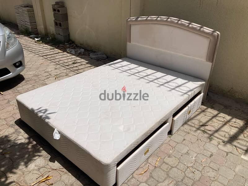 bed frame for sale 12 rial mawalleh  150*200with delivery in Seeb 0