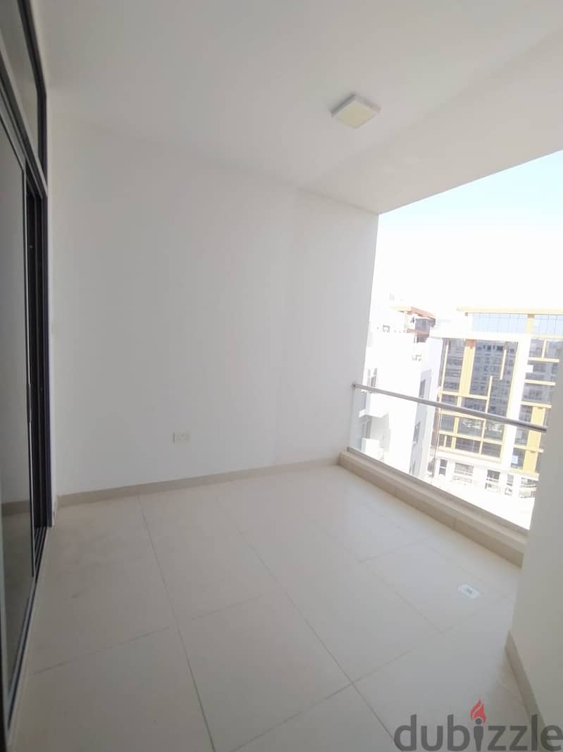 ADL1** Spacious 1BR  Apartement for rent in the links muscat hills 10