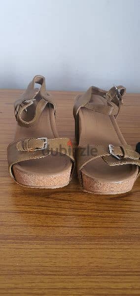 39size sandals with comfort heel 2