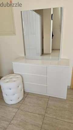 bed,cupboard and dressing table set 0