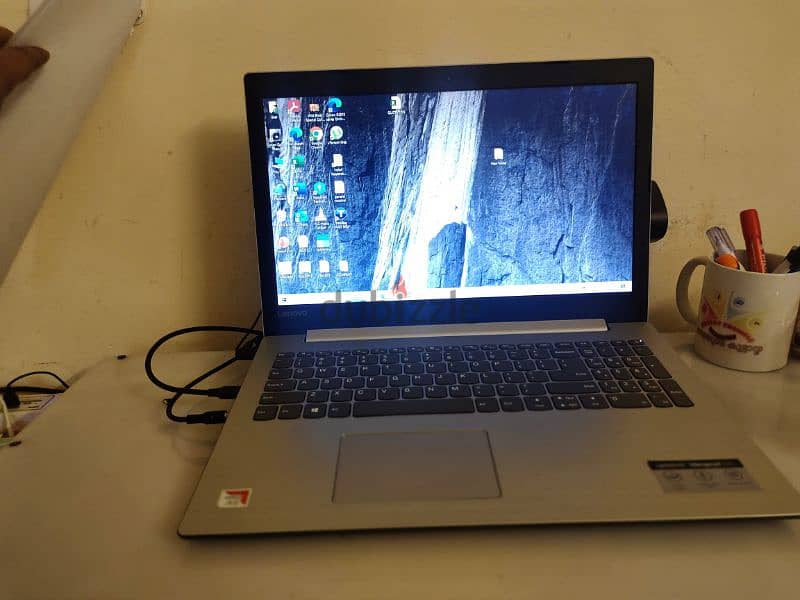 LENOVO Ideapad  330  AMD A6 500 GB SSD 4GB RAM 1