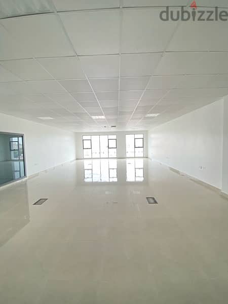 200sqm office in mabail free Wifi 1