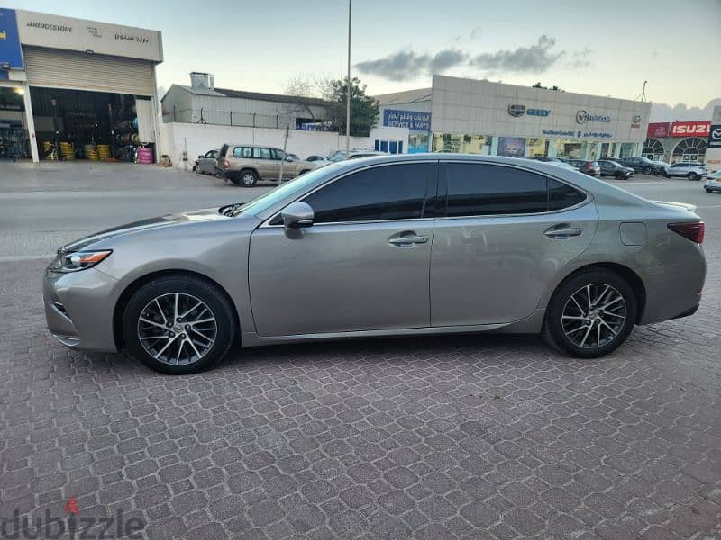 لكزس ES 350 بحالة ممتازة 1