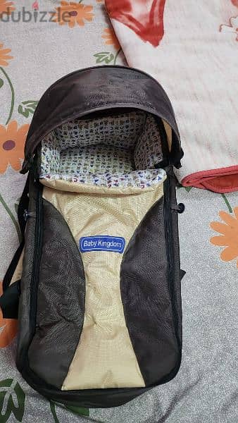 baby carry bag and car seat in excellent condition 2