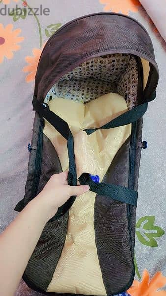 baby carry bag and car seat in excellent condition 4