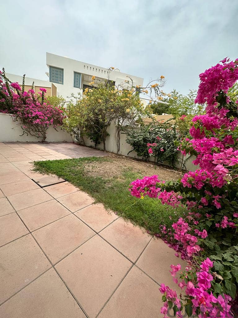 6AK3-"Stunning 4BHK Villa for rent near Qurom Garden Awaits!" 2