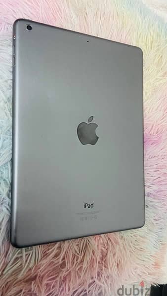 Apple ipad Air, Silver Colour, 64 GB capacity, Good Condition 2