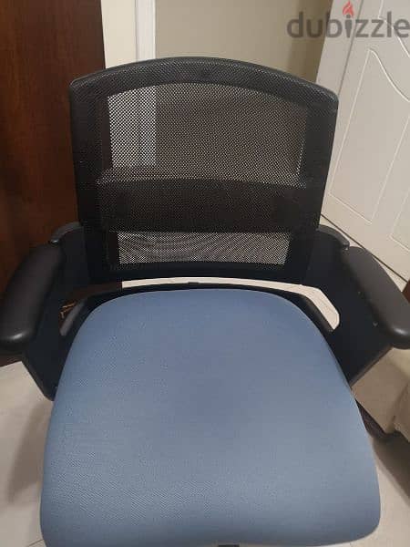 wardrobe and office table chair 3
