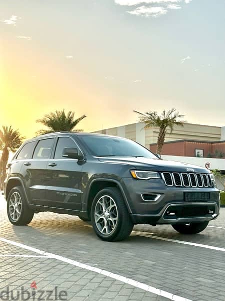 Jeep Grand Cherokee (Sterling Edition 25th Anniversary Edition) 2018 16