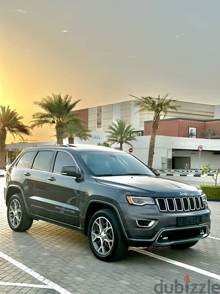 Jeep Grand Cherokee (Sterling Edition 25th Anniversary Edition) 2018 19