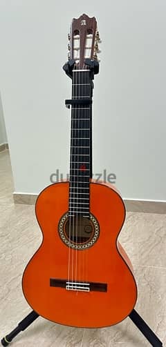 Guitar Alhambra 4f-جيتار الهامبرا نظيف 0