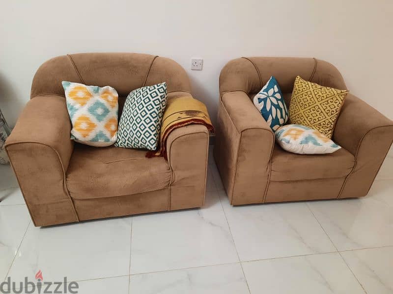 7 seater sofa set in excellent condition 2