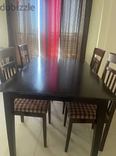 4seater dining table