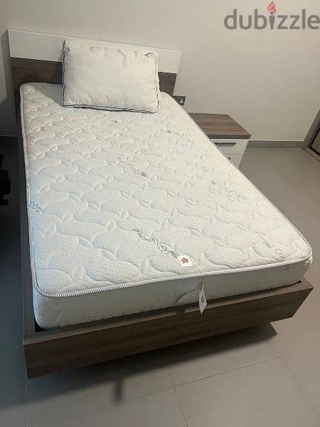 bed + mattress + side table 1